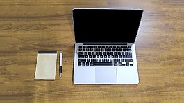 pro macbook,辦公桌,表