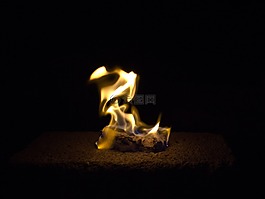 火災(zāi),黑暗,熾盛