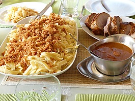 星期日烤,烤猪肉,spätzle