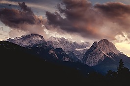 山,高原,多云