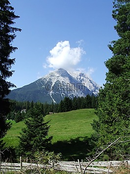 weidach区,罗尔,山