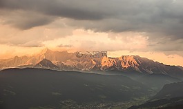 山,高原,多云