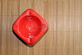 烟灰缸,红色,窗体