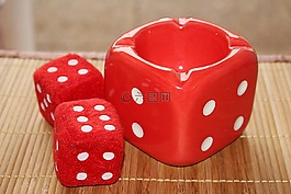 煙灰缸,多維數(shù)據(jù)集,紅色