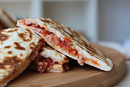 豆瓣菜,洋葱calzone,番茄