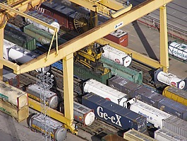 容器,集裝箱起重機(jī),攤鋪機(jī)
