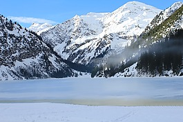 山,湖,冰