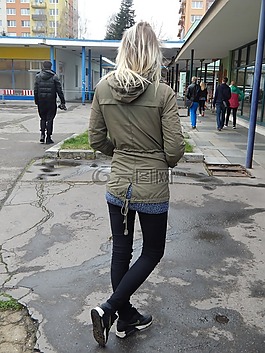 女孩,eliška,实践