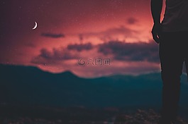 人,單,側(cè)影