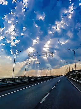 云,路,火雞