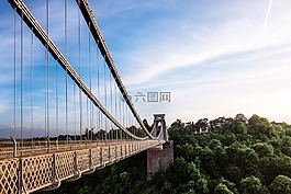 克利夫顿吊桥,结构,户外