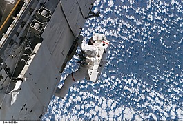 宇航員,太空行走,穿梭