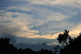 云,蔓延,薄
