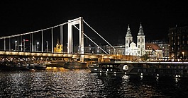 布達(dá)佩斯晚上,伊麗莎白大橋,吊橋