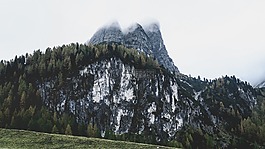 山,谷,草