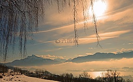 云,太陽(yáng),天空