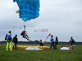 降落伞,竞争,转到 g