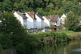 村,河,銀行
