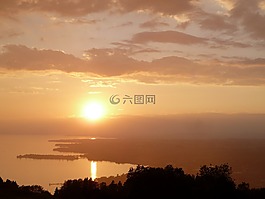 黄色,橙,云