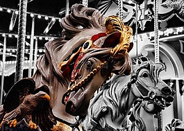 旋轉(zhuǎn)木馬,馬,木制的馬