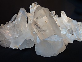 白水晶,清晰的白色,創(chuàng)業(yè)板頂部