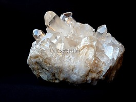 白水晶,清晰的白色,創(chuàng)業(yè)板頂部