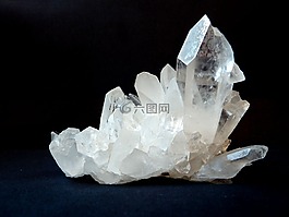 白水晶,清晰的白色,創(chuàng)業(yè)板頂部