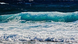 波,砸,海