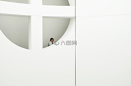 白,墻,門(mén)