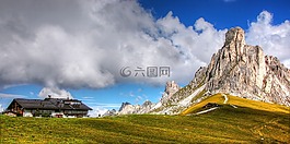 帕giau,白云巖,夏季
