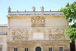 薄荷,阿維尼翁,建設(shè)