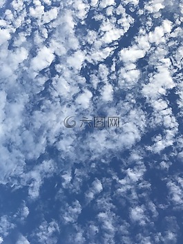 藍天,棉花云,通透