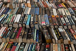 零售業,圖書館,擱置
