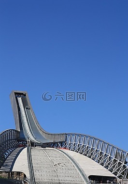 霍爾,滑雪跳躍,小山