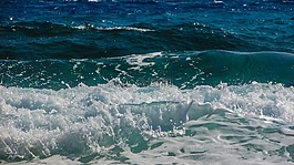 波,砸,海