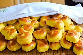 lussekatter,馒头,藏红花