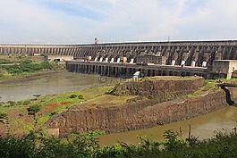 伊泰普,福斯德伊瓜蘇,水力發電廠