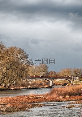 盧瓦爾,迪關(guān),勃艮第葡萄酒