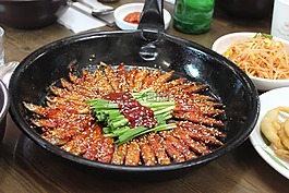 多莉轰隆轰隆,淡水鱼类,死