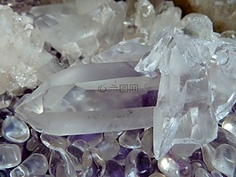 白水晶,清晰的白色,創(chuàng)業(yè)板頂部