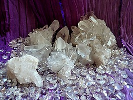 白水晶,清晰的白色,創(chuàng)業(yè)板頂部