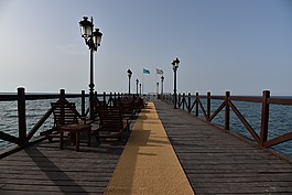 码头,太阳椅,路灯