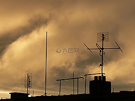 西,太陽(yáng),孤獨(dú)