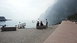 湖,雾,海滨长廊