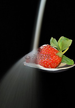 草莓,糖,勺子