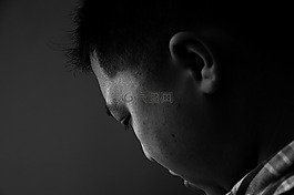 專注,黑白任務,側臉