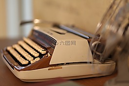 打字機(jī),作家,釀酒