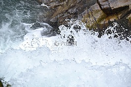 水,河,過獨身生活
