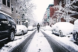 冬天,大雪覆蓋的街道,凍結(jié)