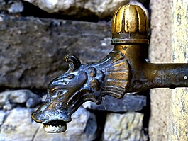 水龍頭,石像鬼,噴泉